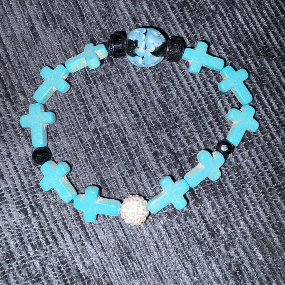 Jewelry - Turquoise Cross Beaded Bracelet